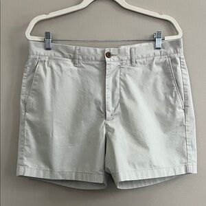 J Crew 5" Stretch Chino Shorts in cream size 34